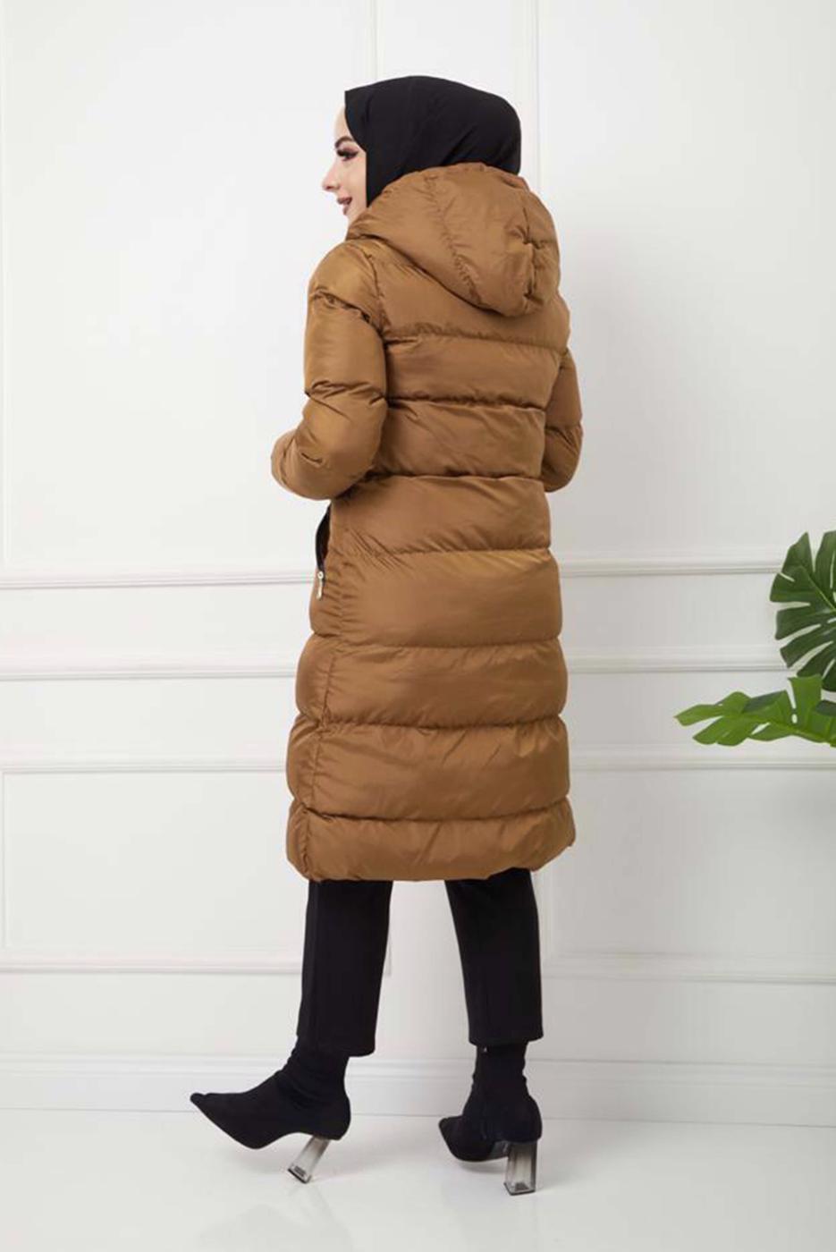 Tesettür giyim TABA KAPÜŞONLU CEPLİ ŞİŞME KABAN 2306 