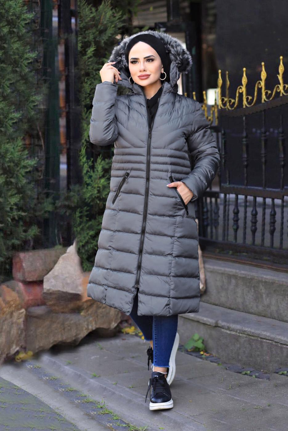 Tesettür giyim GRİ KAPÜŞONU KÜRK DETAYLI CEPLİ ŞİŞME KABAN 2400	