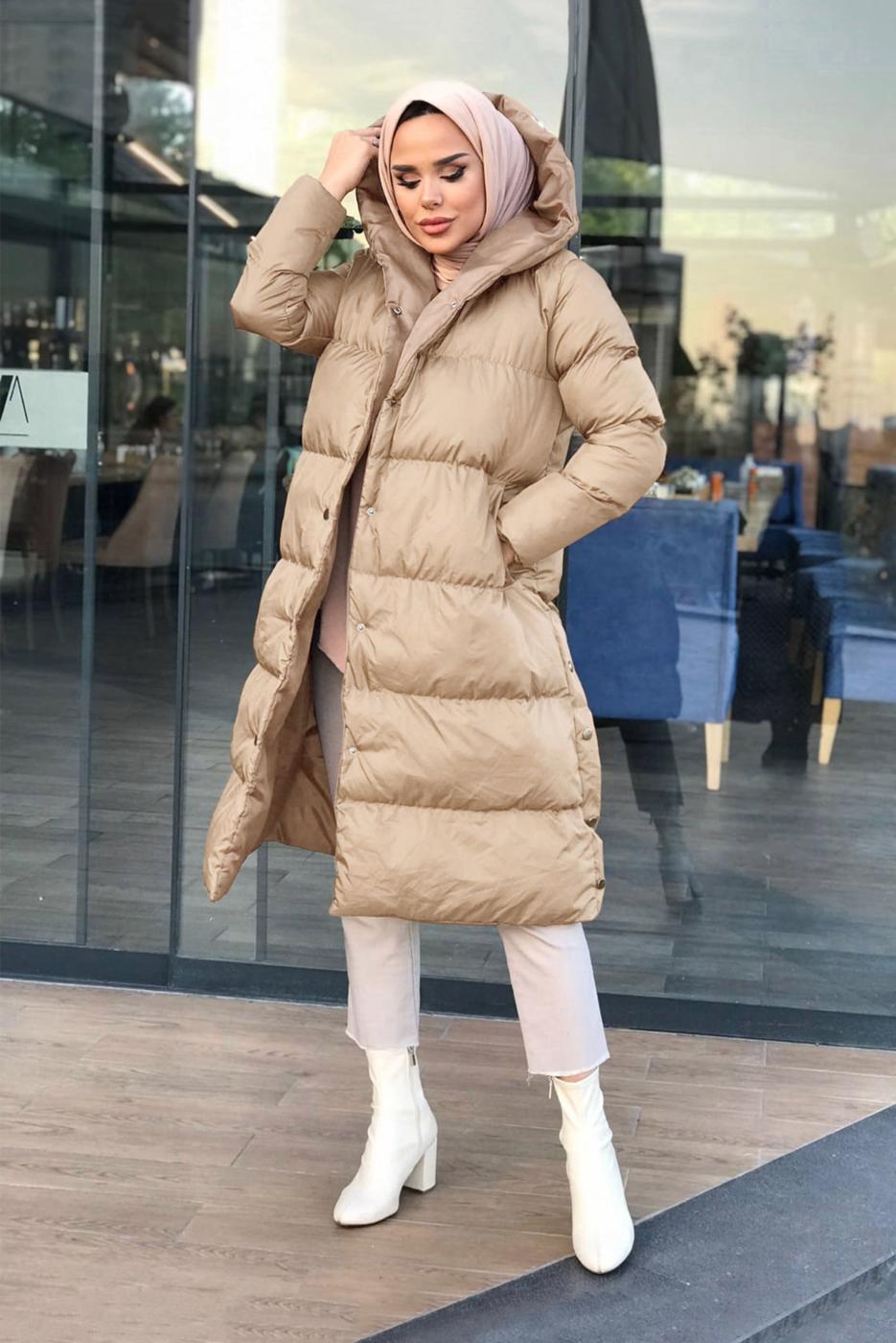 Tesettür giyim BEJ KAPÜŞONLU ŞİŞME KABAN 5555 