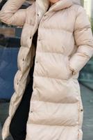 Tesettür giyim BEJ KAPÜŞONLU ÇITÇITLI ŞİŞME KABAN 6555 