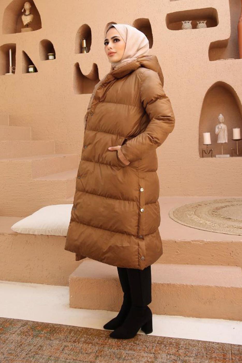 Vêtements hijab TABA MANTEAU MATELASSÉ À CAPUCHE AVEC PRESSION 8503