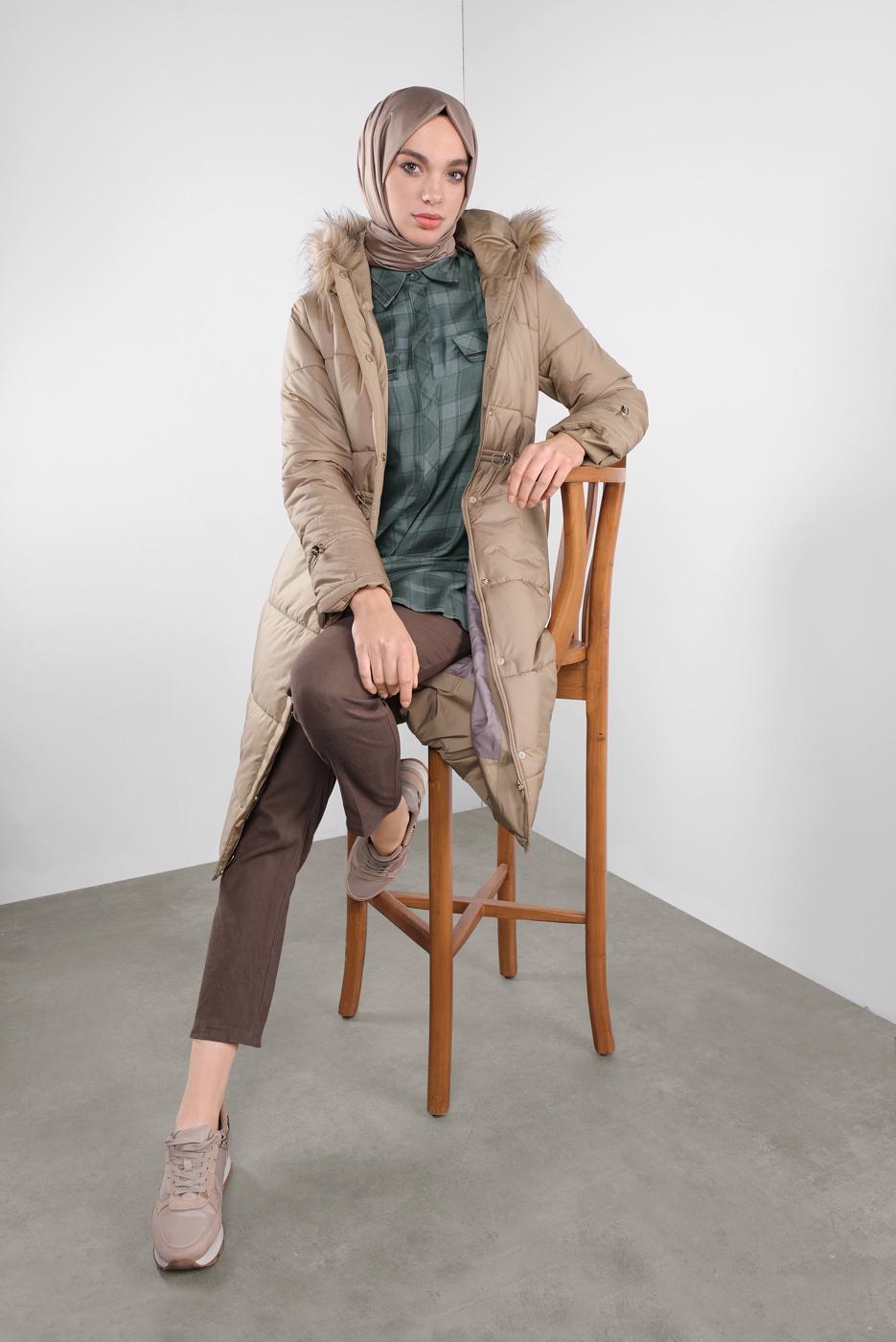 Tesettür giyim KAHVE ÇITÇITLI FERMUARLI ŞİŞME KABAN 90114 