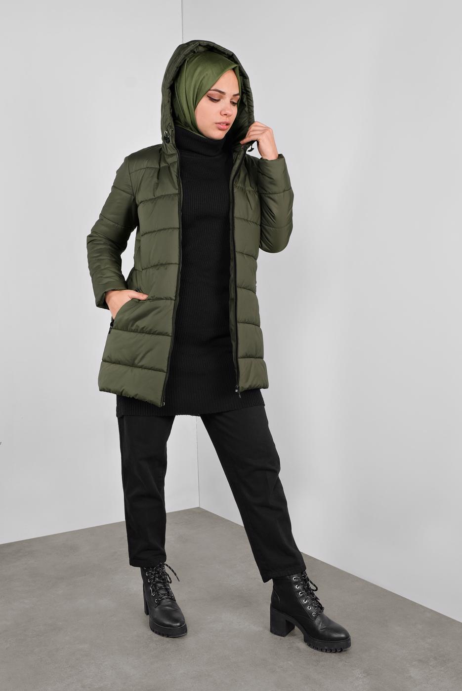 Tesettür giyim HAKİ CEPLİ KAPÜŞONLU ŞİŞME KABAN 90134 