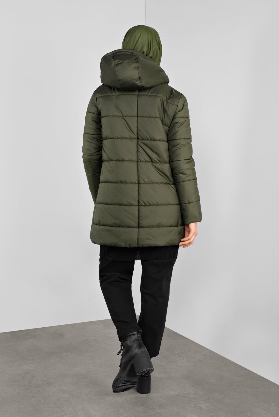 Tesettür giyim HAKİ CEPLİ KAPÜŞONLU ŞİŞME KABAN 90134 