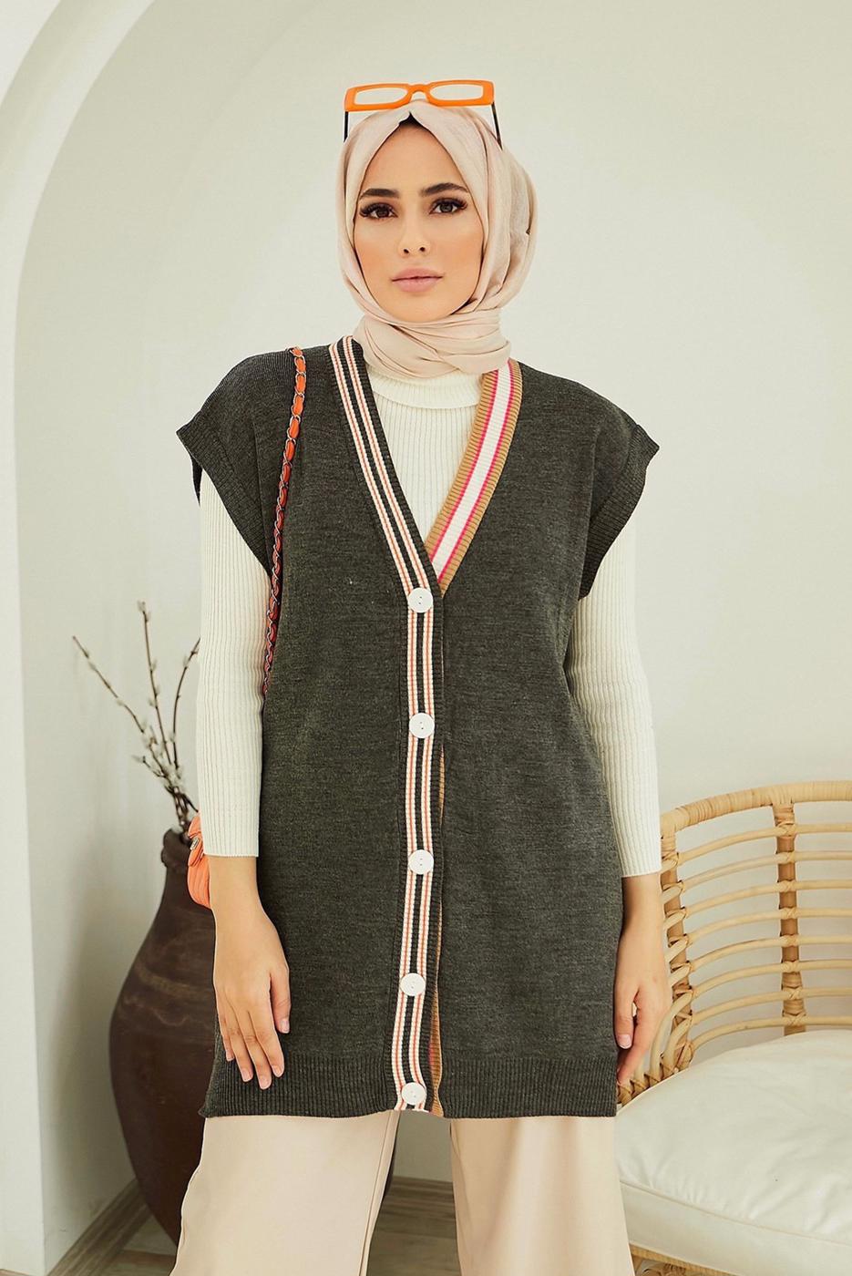 Tesettür giyim GRİ RENK BLOKLU DÜĞMELİ SÜVETER 4220