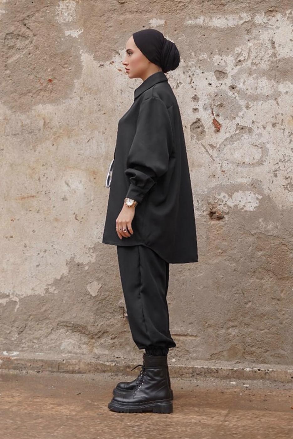 Tesettür giyim SİYAH ERKEK YAKA DÜĞMELİ CEP DETAYLI İKİLİ PANT. TAKIM 14601 