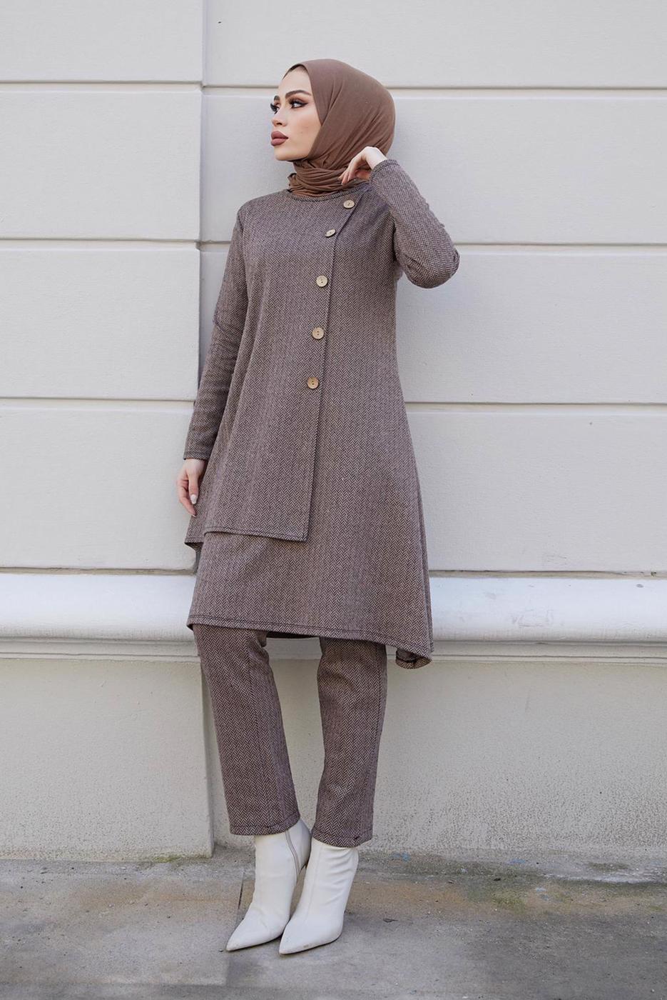 Tesettür giyim VİZON DÜĞME DETAYLI ASİMETRİK KESİM İKİLİ PANT. TAKIM 30000 