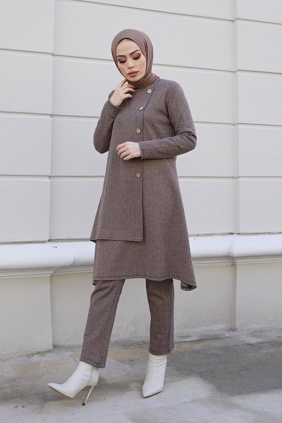 Tesettür giyim VİZON DÜĞME DETAYLI ASİMETRİK KESİM İKİLİ PANT. TAKIM 30000 