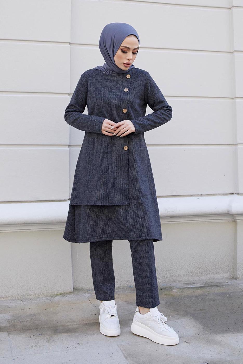 Tesettür giyim GRİ DÜĞME DETAYLI ASİMETRİK KESİM İKİLİ PANT. TAKIM 30000 