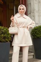 Tesettür giyim BEJ BELİ ZİNCİR DETAYLI YARASA KOL İKİLİ PANT. TAKIM 50001 