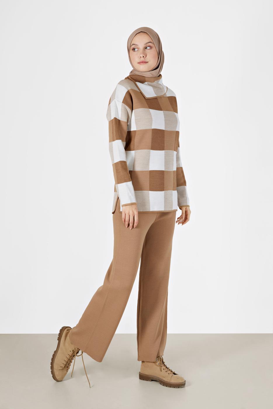 Vêtements hijab BRUN COSTUME EN MAILLE 2 PIÈCES À CARREAUX AVEC PANTALON 00012