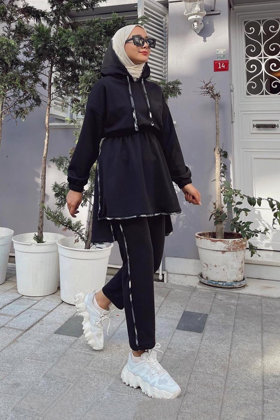 Tesettür giyim SİYAH BELİ BÜZGÜLÜ KAPÜŞONLU İKİLİ PANT. TAKIM 145 