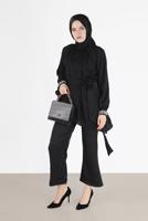 Tesettür giyim SİYAH MANŞETLERİ BONCUK İŞLEMELİ KUŞAKLI PANTOLONLU TAKIM 0256