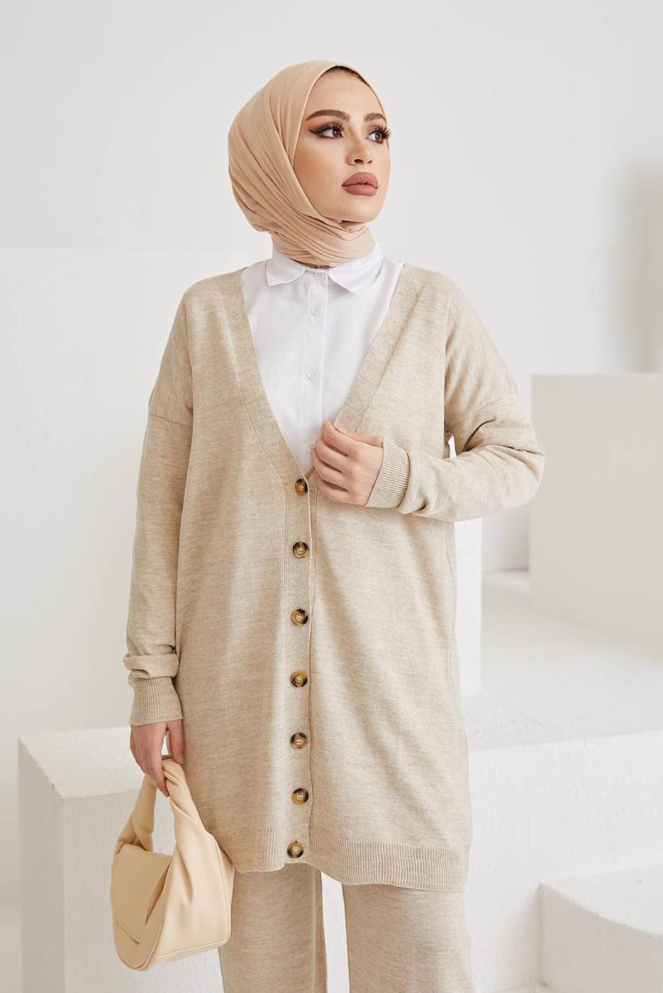 Vêtements hijab BEIGE COSTUME PANTALON EN MAILLE 2 PIÈCES DE BASE DÉTAIL BOUTONS 0411