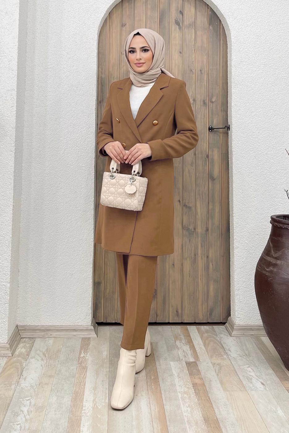 Tesettür giyim KAHVE KRUVAZE YAKA DÜĞMELİ İKİLİ PANT. TAKIM 0420	