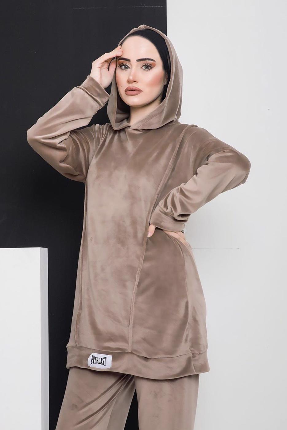 Tesettür giyim VİZON YAZI DETAYLI KAPÜŞONLU KADİFE İKİLİ PANT. TAKIM 0596 