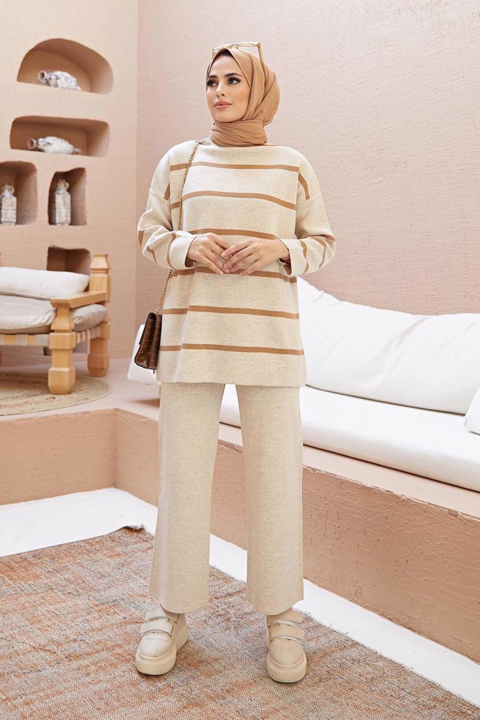 Vêtements hijab BEIGE COSTUME PANTALON EN MAILLE 2 PIÈCES À RAYURES 1204