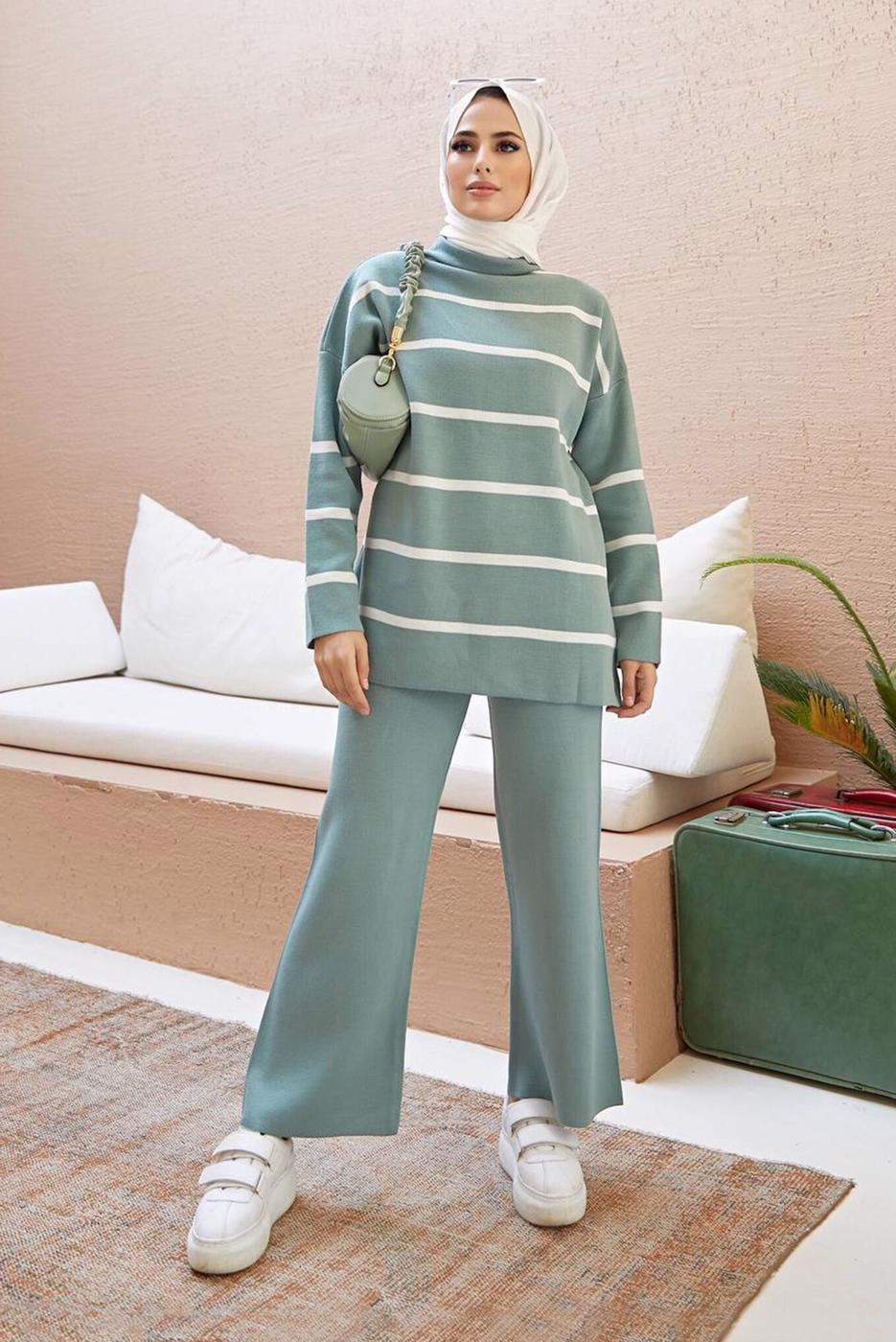 Vêtements hijab VERT COSTUME PANTALON EN MAILLE 2 PIÈCES À RAYURES 1204