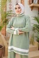 Tesettür giyim YEŞİL ŞERİT DETAYLI İKİLİ PANT. TAKIM T 3104 