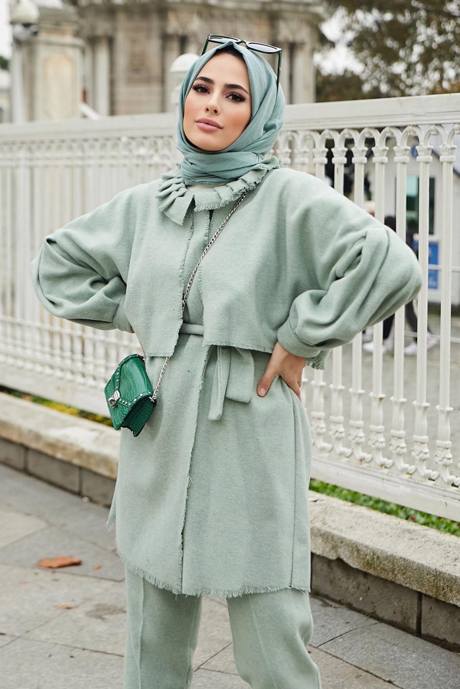 Tesettür giyim YEŞİL YAKA DETAYLI KUŞAKLI İKİLİ PANT. TAKIM 7030 