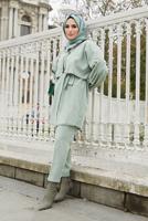 Tesettür giyim YEŞİL YAKA DETAYLI KUŞAKLI İKİLİ PANT. TAKIM 7030 