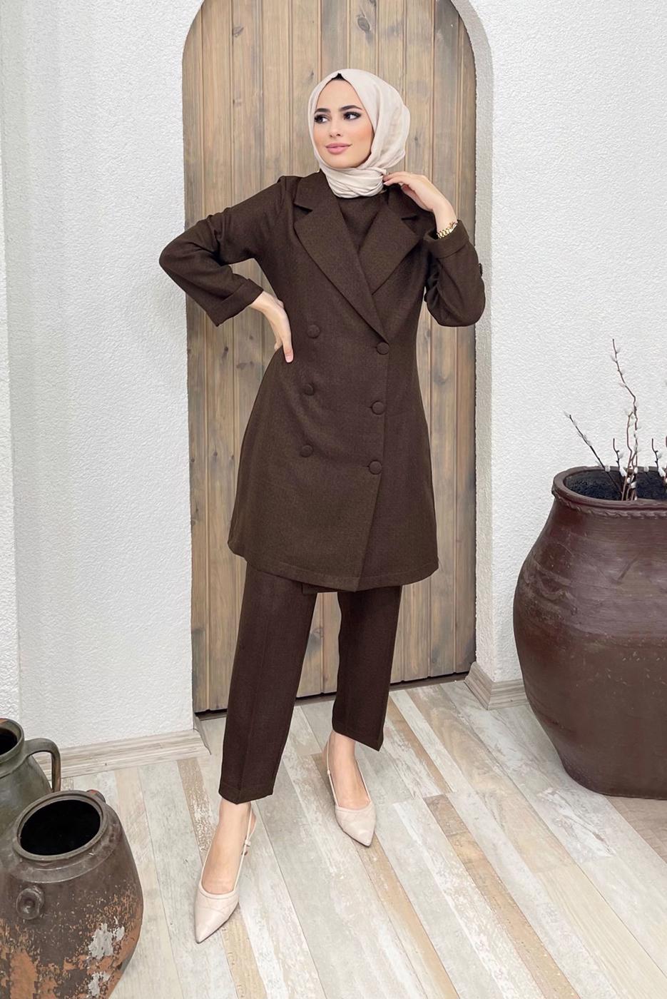 Tesettür giyim KAHVE DÜĞME DETAYLI KRUVAZE YAKA İKİLİ PANT. TAKIM 8320 