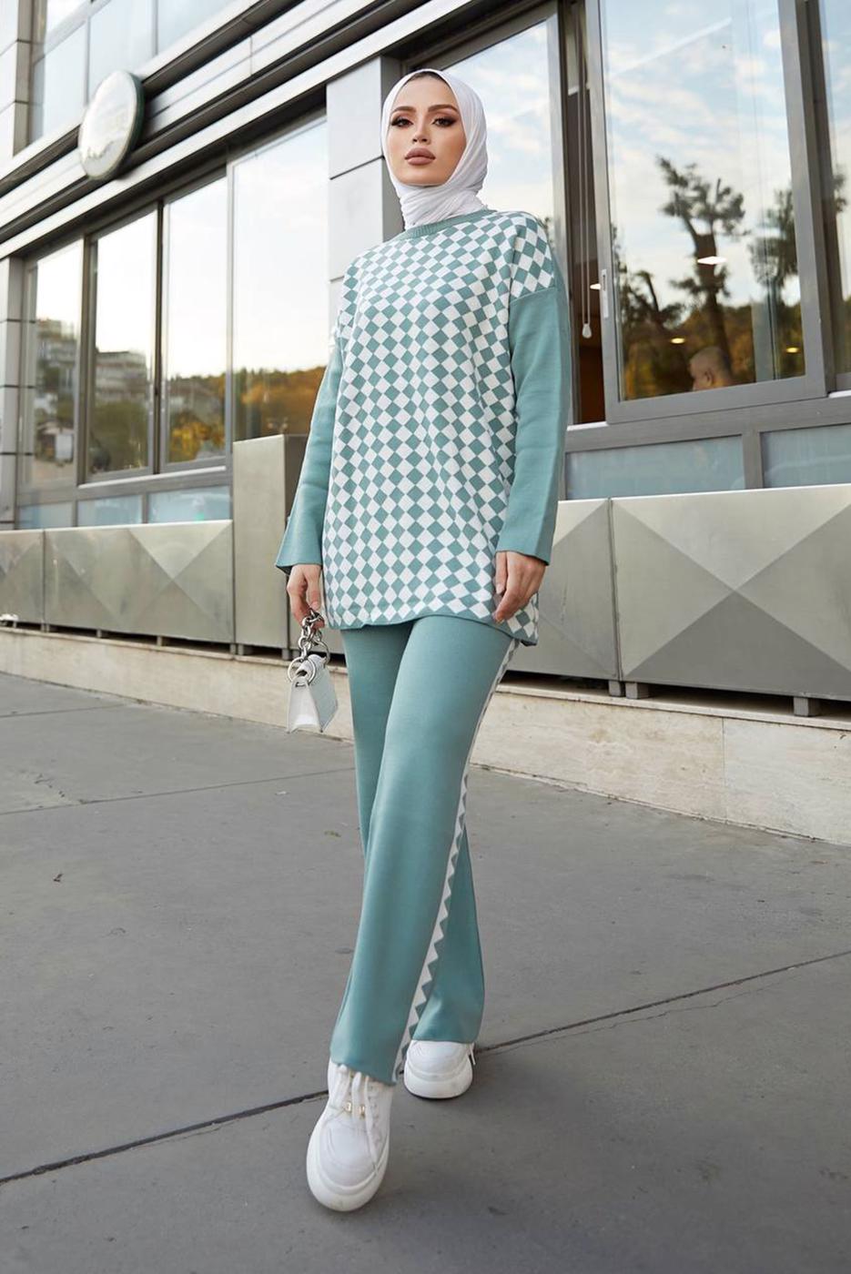 Vêtements hijab VERT ENSEMBLE MAILLE 2 PIÈCES AVEC PANTALON À MOTIFS GÉOMÉTRIQUES 9204