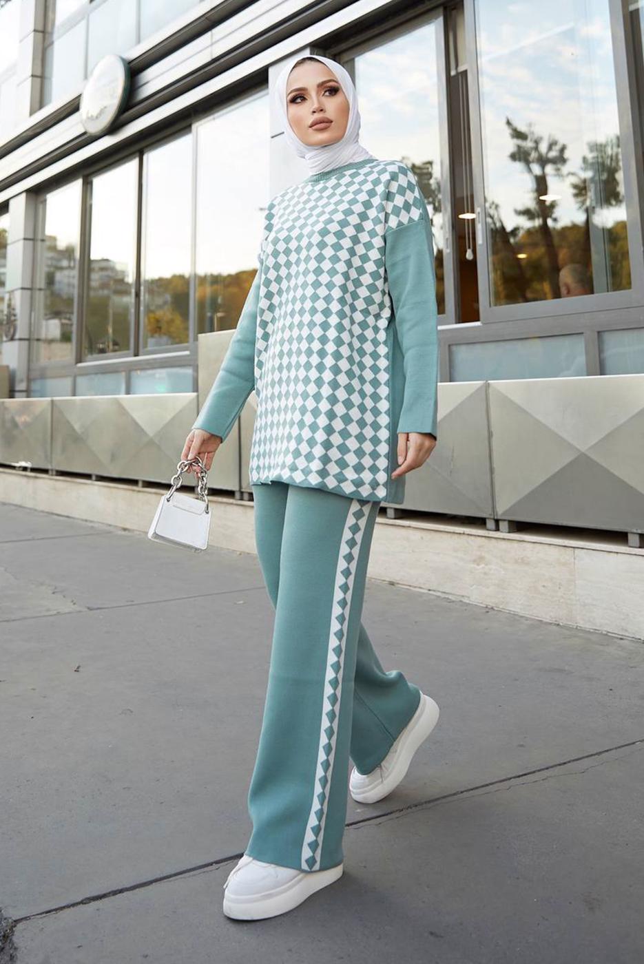 Vêtements hijab VERT ENSEMBLE MAILLE 2 PIÈCES AVEC PANTALON À MOTIFS GÉOMÉTRIQUES 9204