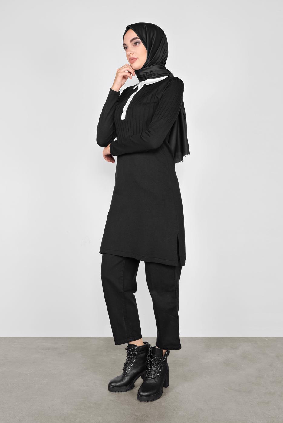 Tesettür giyim SİYAH POLO YAKA KENDİNDEN DESENLİ TRİKO TUNIC 41016 