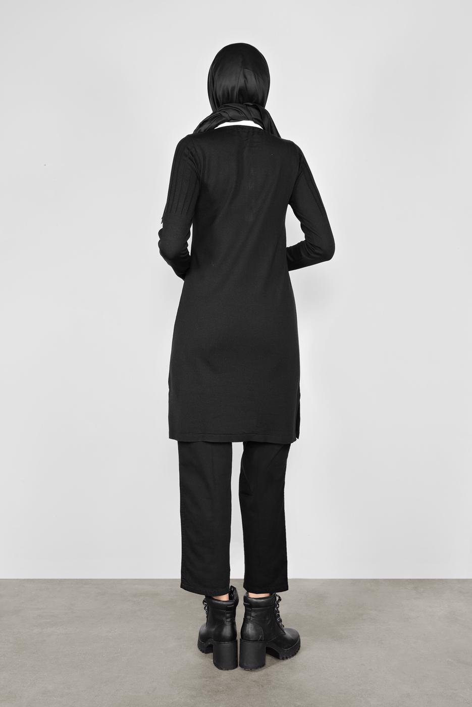 Tesettür giyim SİYAH POLO YAKA KENDİNDEN DESENLİ TRİKO TUNIC 41016 