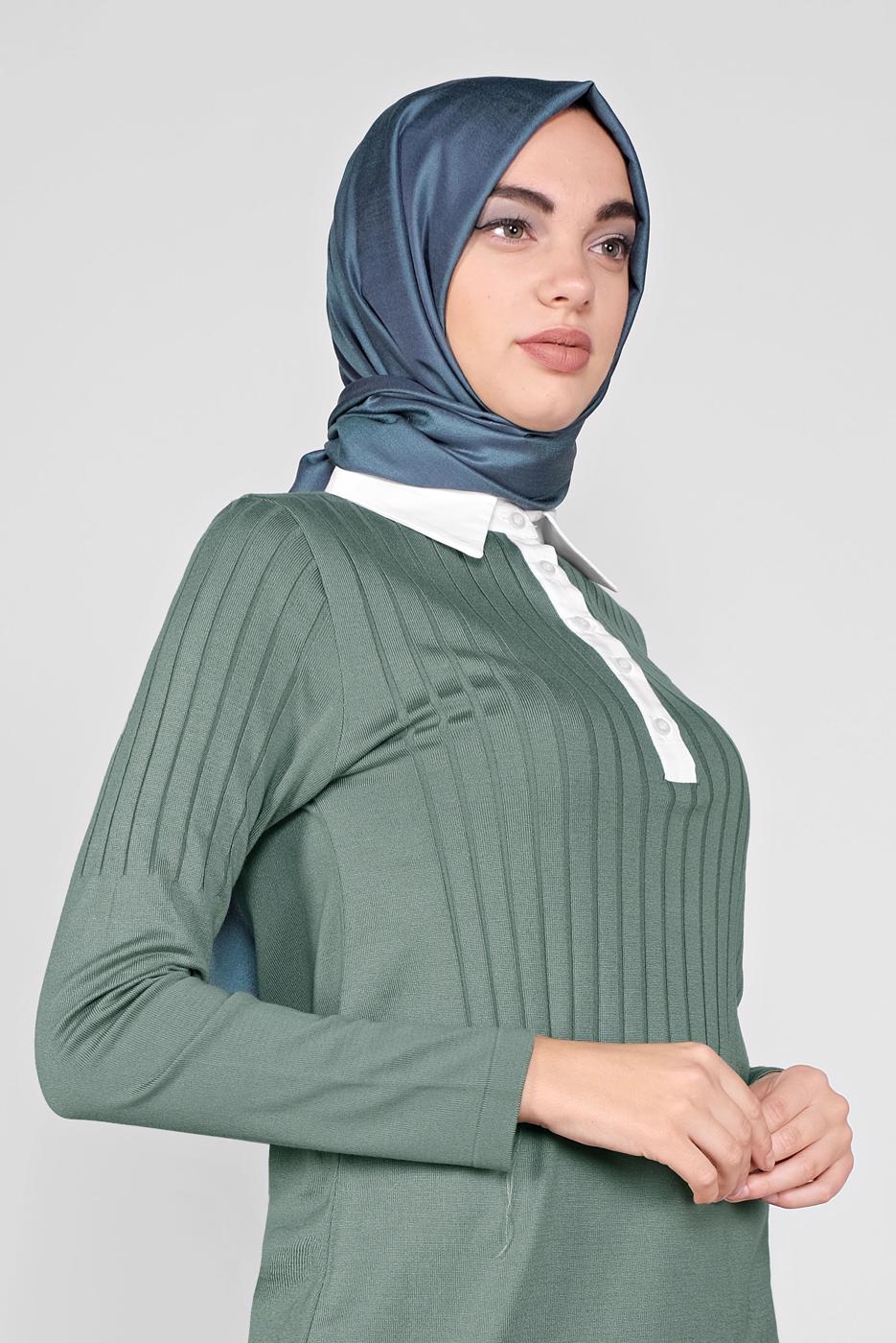 Tesettür giyim YEŞİL POLO YAKA KENDİNDEN DESENLİ TRİKO TUNIC 41016 