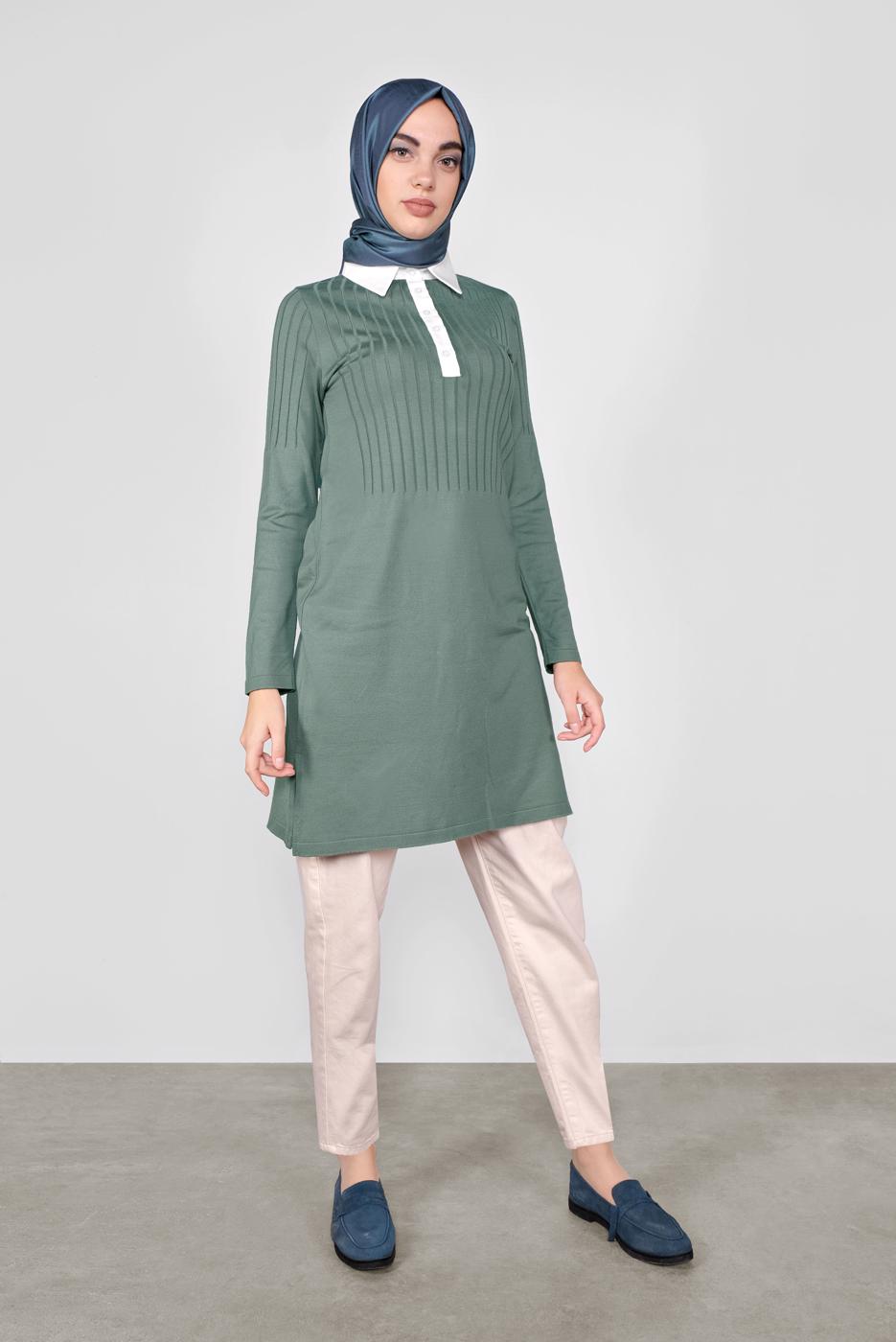 Tesettür giyim YEŞİL POLO YAKA KENDİNDEN DESENLİ TRİKO TUNIC 41016 