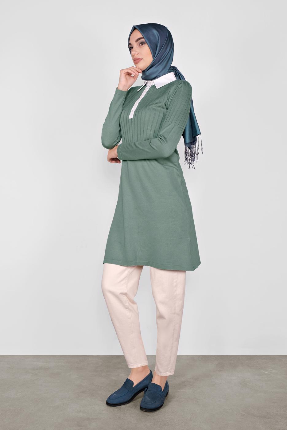 Tesettür giyim YEŞİL POLO YAKA KENDİNDEN DESENLİ TRİKO TUNIC 41016 