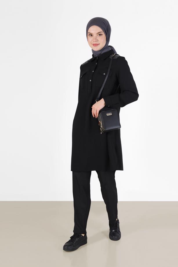 Tesettür giyim SİYAH ALVİNA OMUZLARI TAŞ DETAYLI TUNİK T 42429 - TRENDTESETTÜR