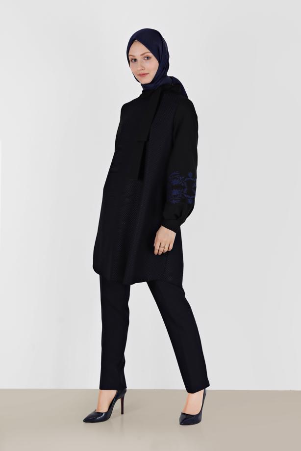 Hijab clothing NAVY BLUE ALVINA TUNIC WITH TIED COLLAR T 42443 - TRENDTESETTÜR
