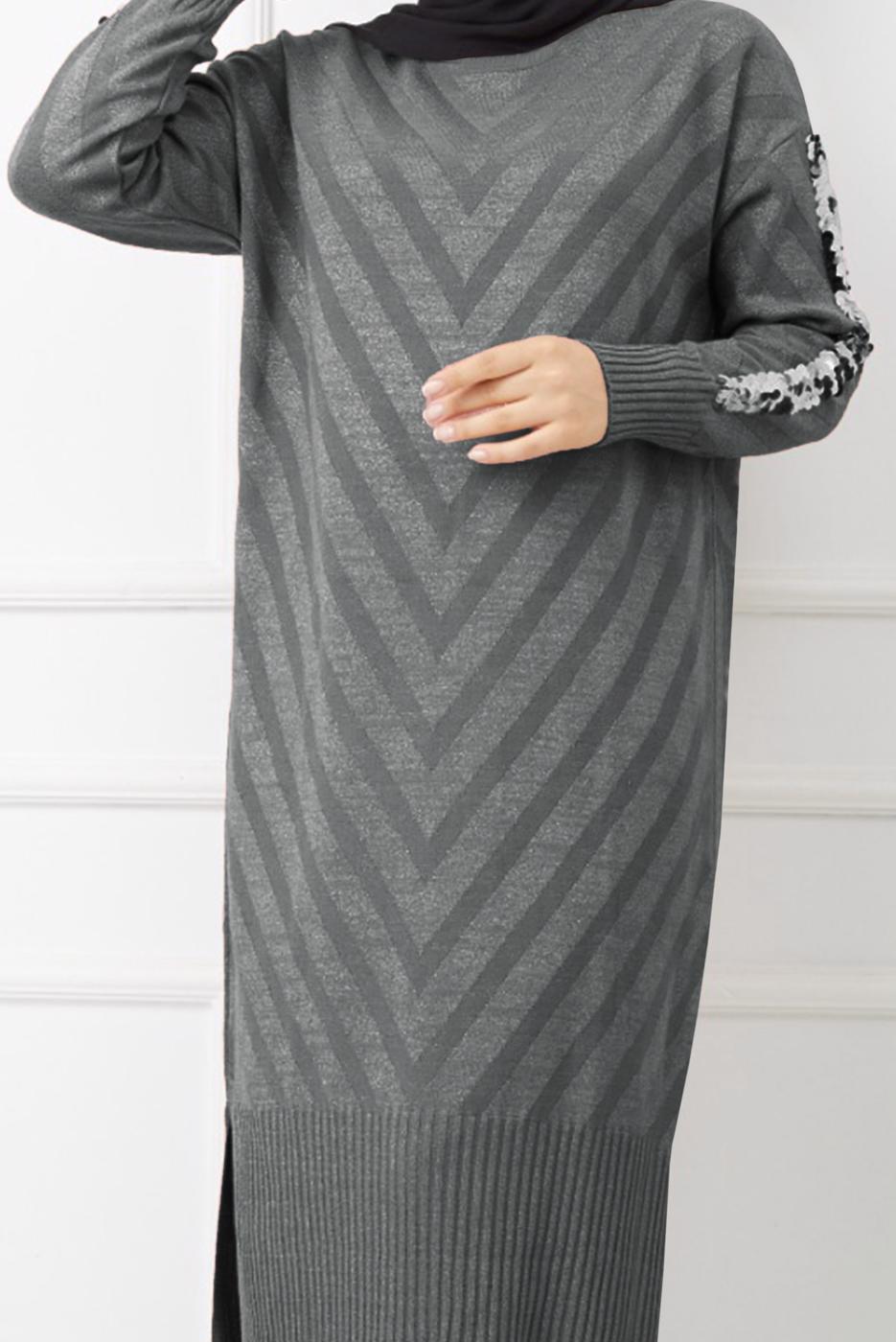 Tesettür giyim GRİ KOLLARI PUL DETAYLI UZUN TRİKO TUNİK 7529 