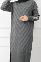 Tesettür giyim GRİ KOLLARI PUL DETAYLI UZUN TRİKO TUNİK 7529 