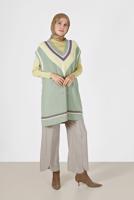 Tesettür giyim YEŞİL ÜÇ RENK V YAKA SÜVETER 15541 