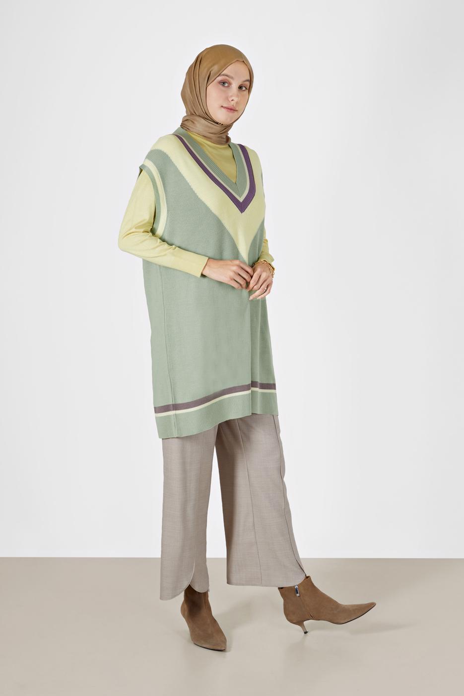 Tesettür giyim YEŞİL ÜÇ RENK V YAKA SÜVETER 15541 