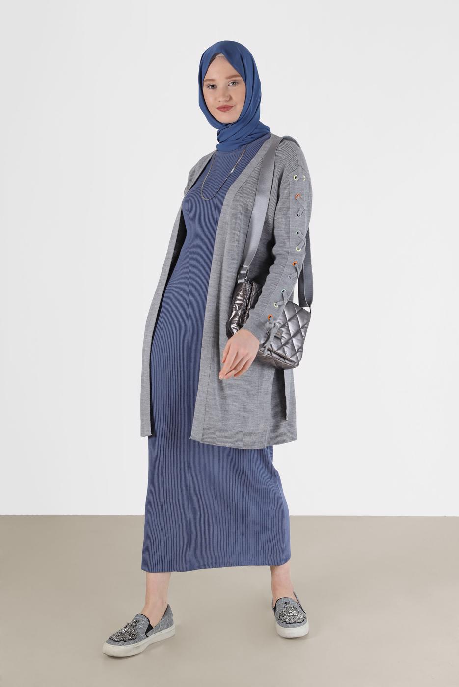Tesettür giyim GRİ KUŞGÖZÜ DETAYLI KUŞAKLI TRİKO HIRKA 23541 