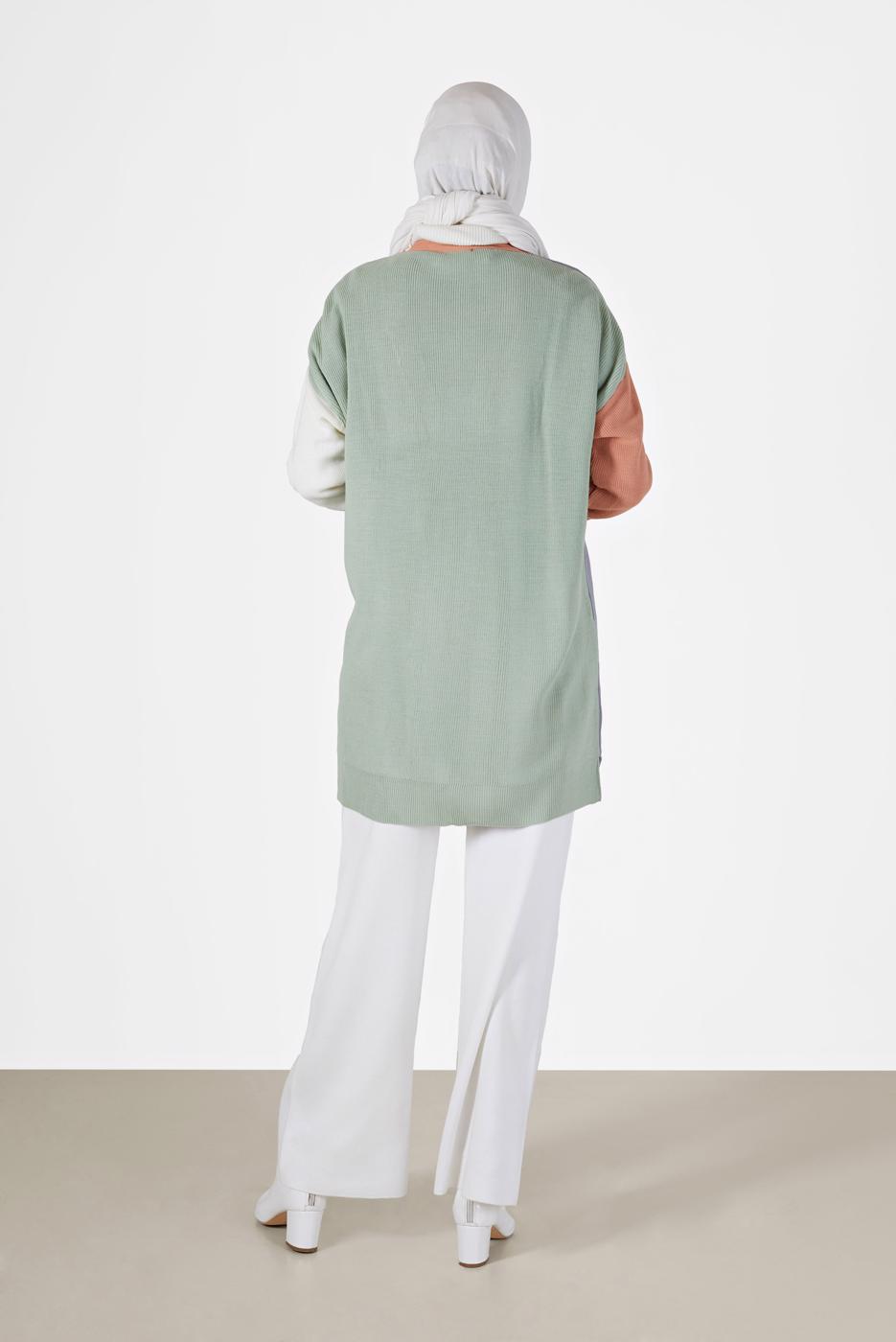 Tesettür giyim YEŞİL ÇOK RENKLİ TRİKO HIRKA 55541