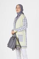 Tesettür giyim GRİ PÖTİKARE DESENLİ CEP DETAYLI TRİKO HIRKA 89541 