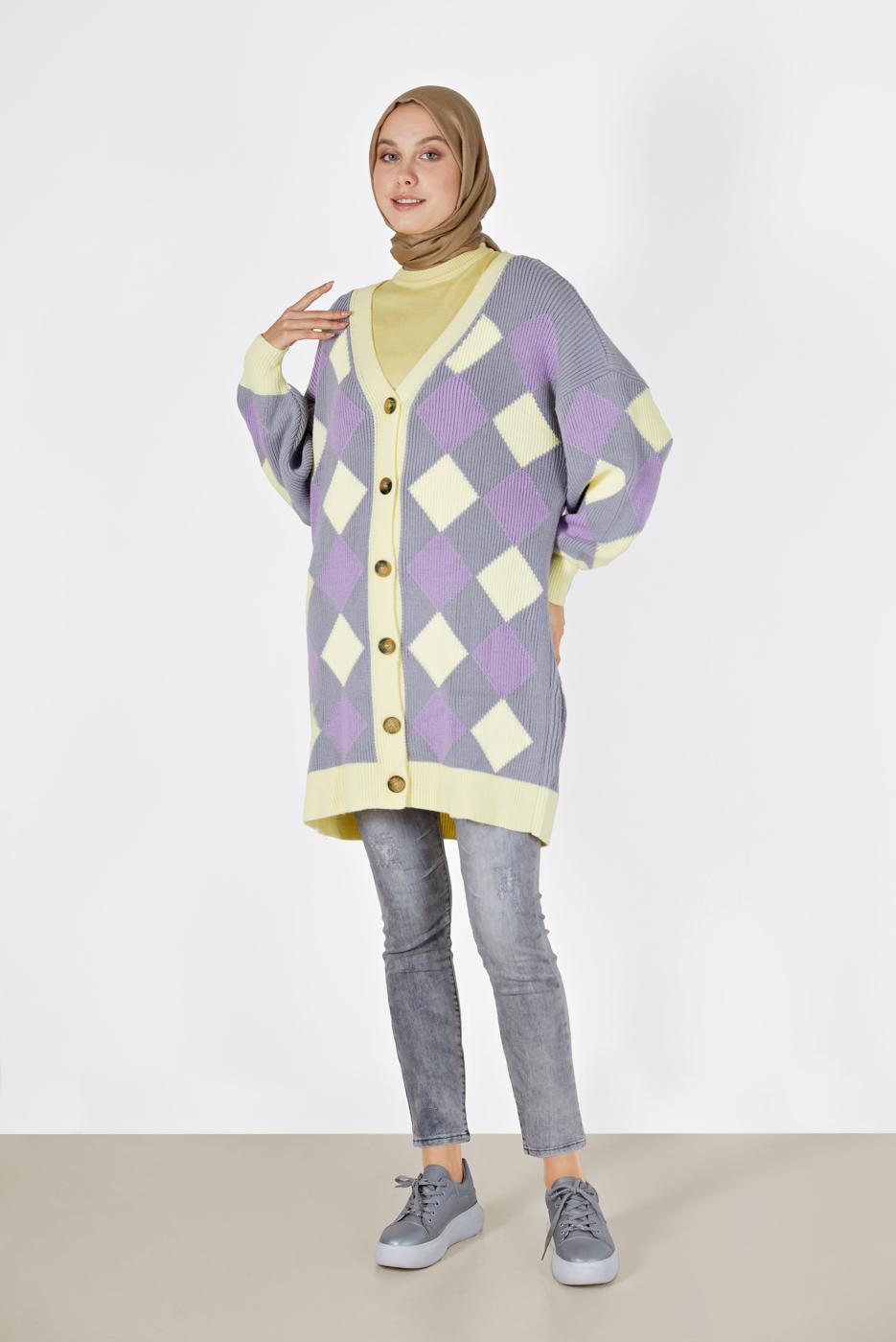 Tesettür giyim GRİ KARE DESENLİ DÜĞMELİ HIRKA 9527 