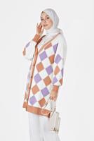 Tesettür giyim BEYAZ KARE DESENLİ DÜĞMELİ HIRKA 9527 