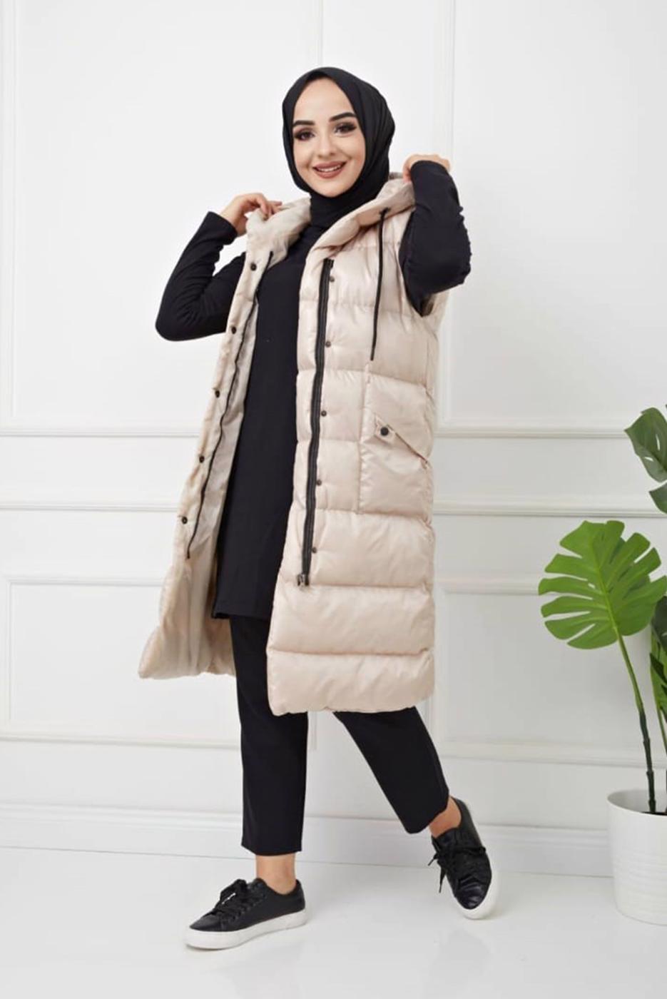 Tesettür giyim BEJ CEPLİ KAPÜŞONLU ŞİŞME YELEK T 00044 