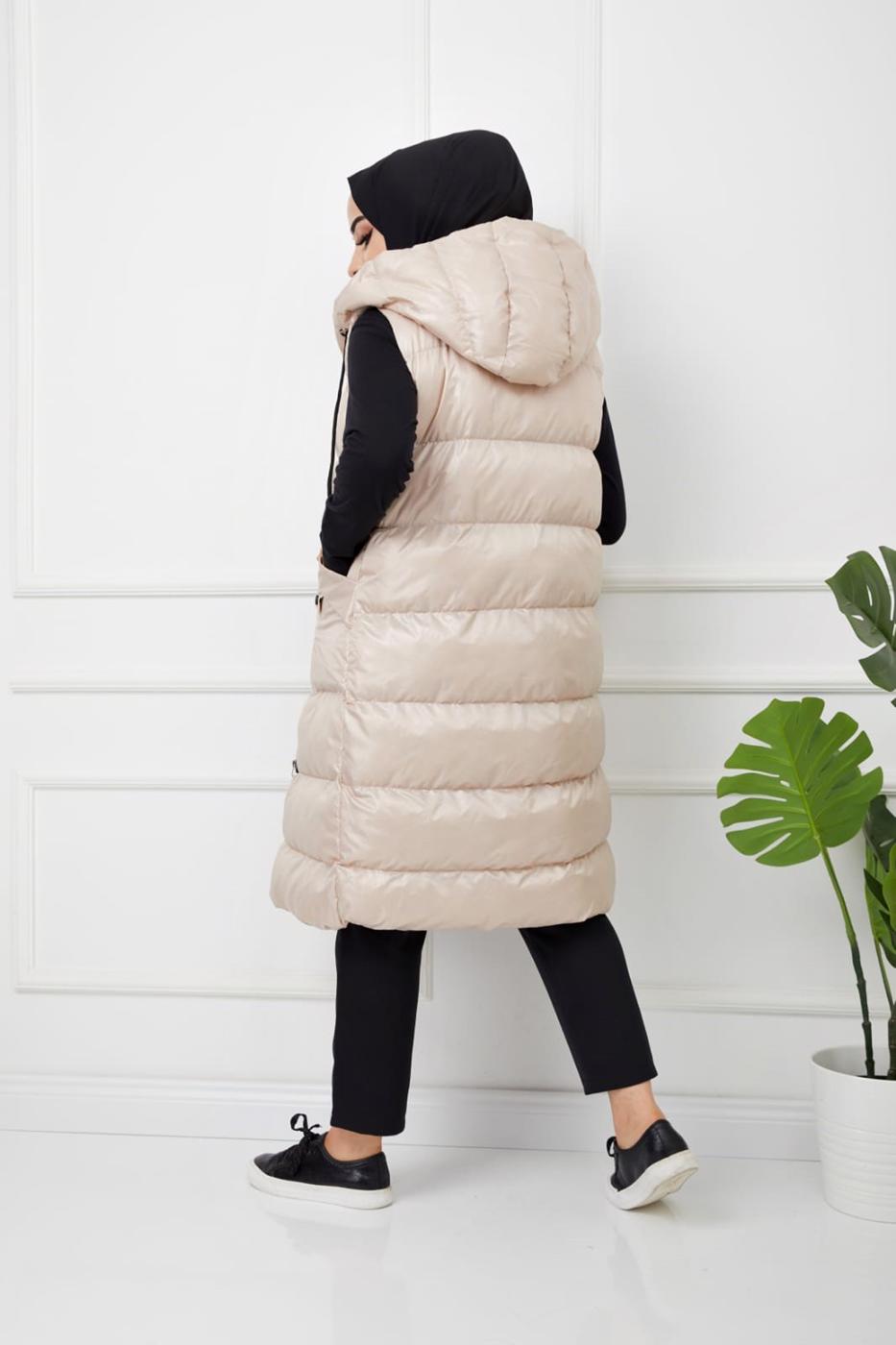 Tesettür giyim BEJ CEPLİ KAPÜŞONLU ŞİŞME YELEK T 00044 