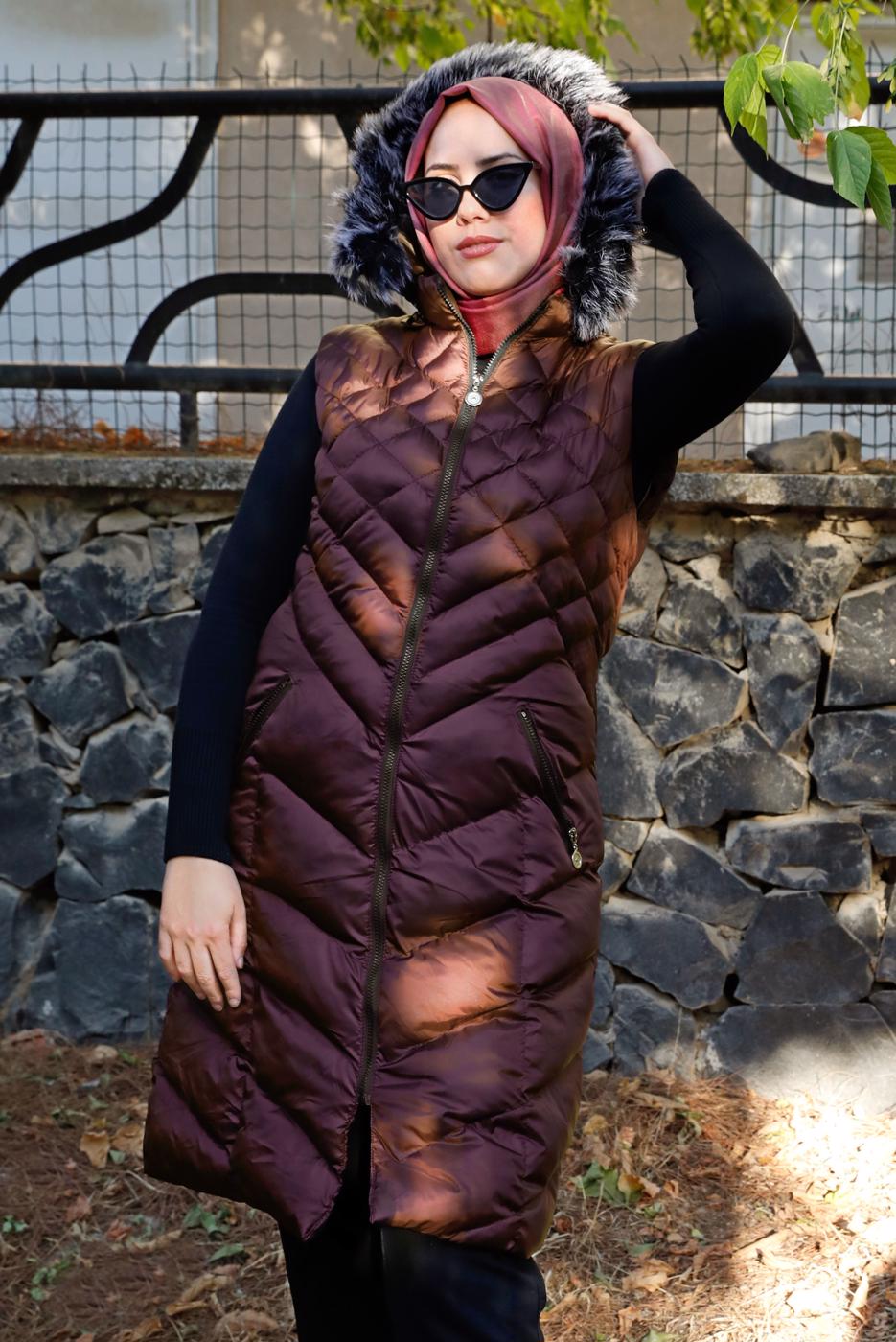 Tesettür giyim MÜRDÜM KAPÜŞONLU KAPİTONE ŞİŞME YELEK 0021	