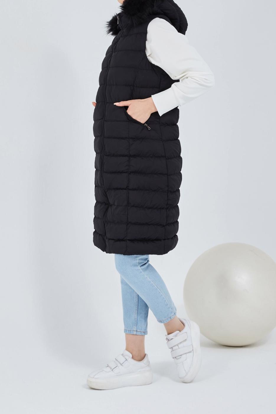 Tesettür giyim SİYAH KAPÜŞONU KÜRKLÜ ŞİŞME YELEK 0503 