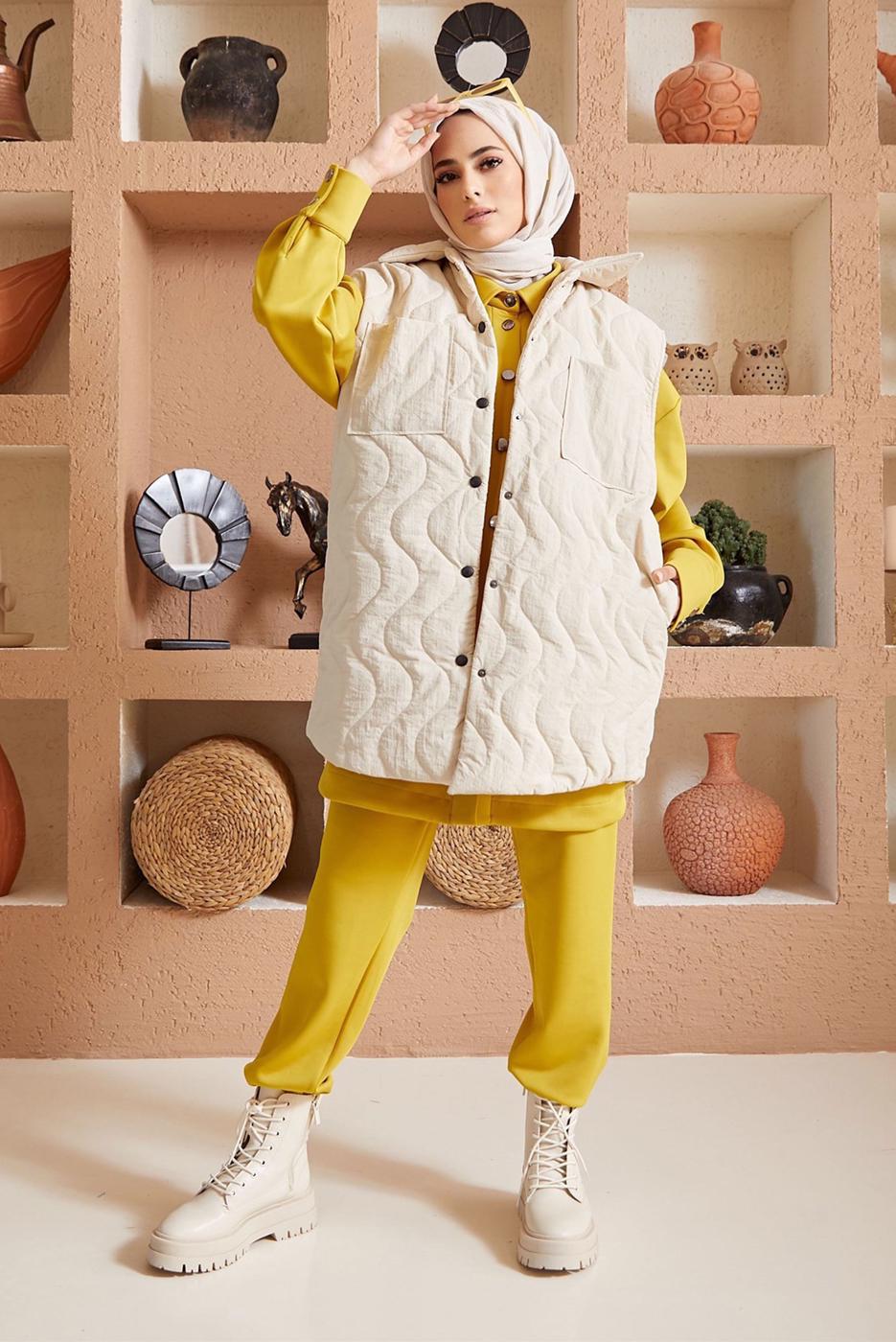 Tesettür giyim BEJ ÇITÇITLI KAPİTONE YELEK 0520 