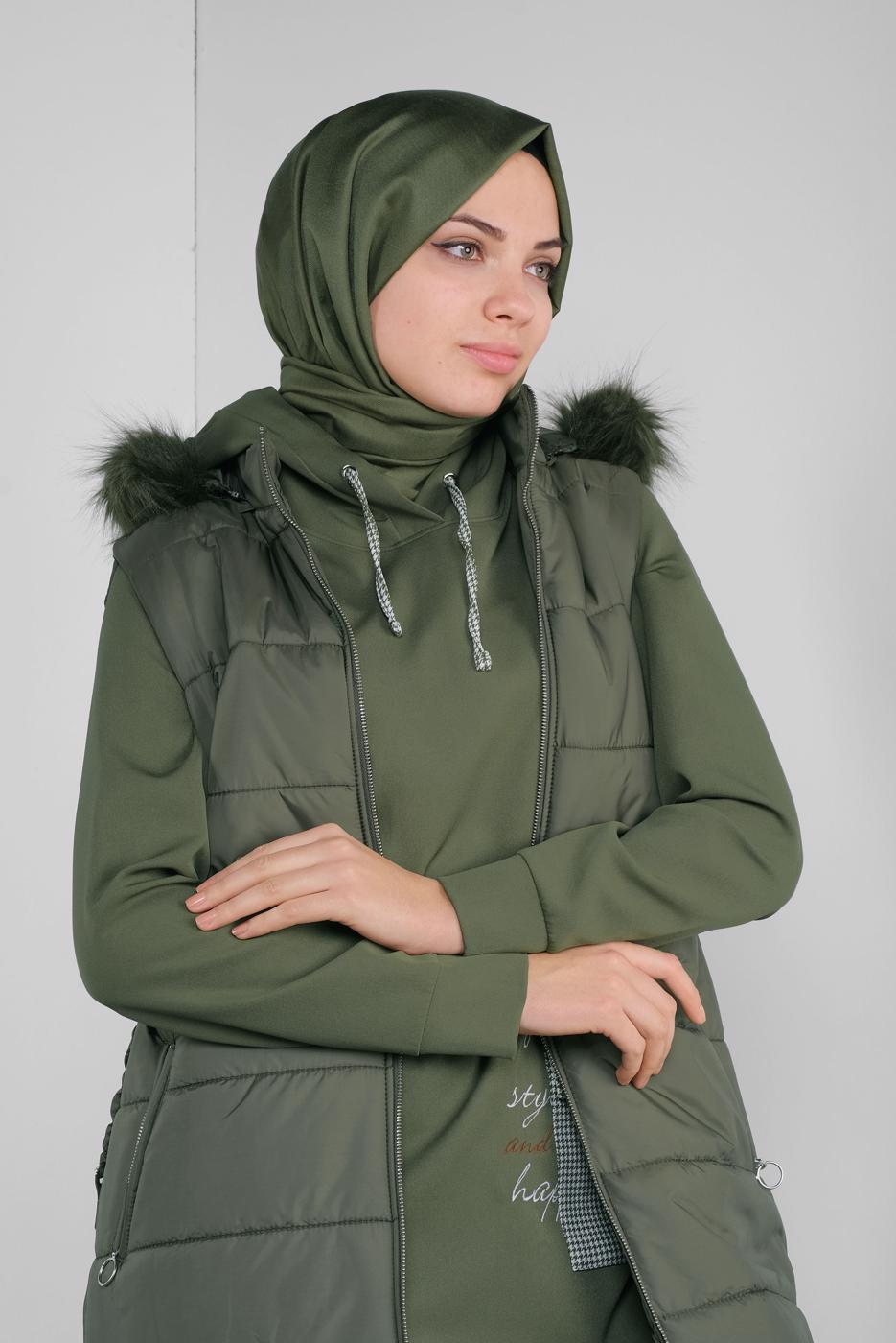 Tesettür giyim HAKİ KEMERLİ KAPÜŞONLU ŞİŞME YELEK 90121 